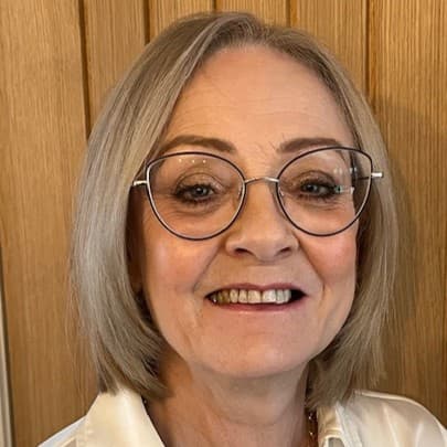 Image of Karen Bell.